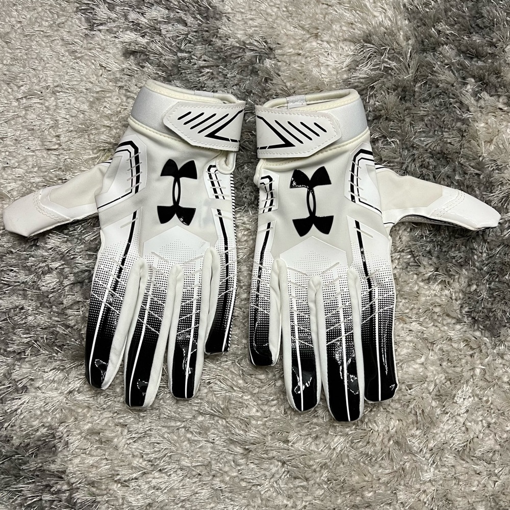 Under Armour gloves